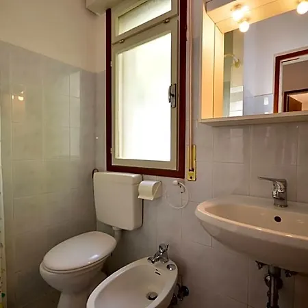 Hotel Warm Flat 100m From The With Ac - Beahost